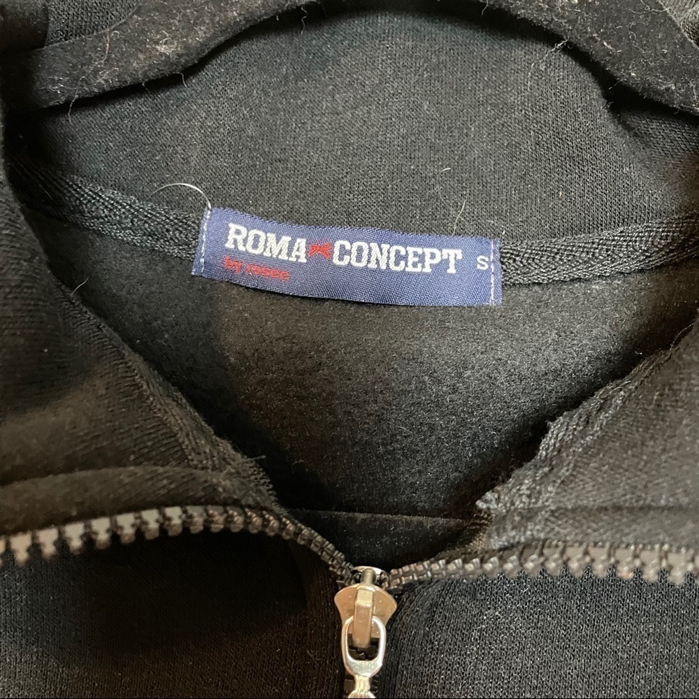 Roma Concept Cropped Long Sleeve “ LOVE” Shirt - Picture 4 of 9